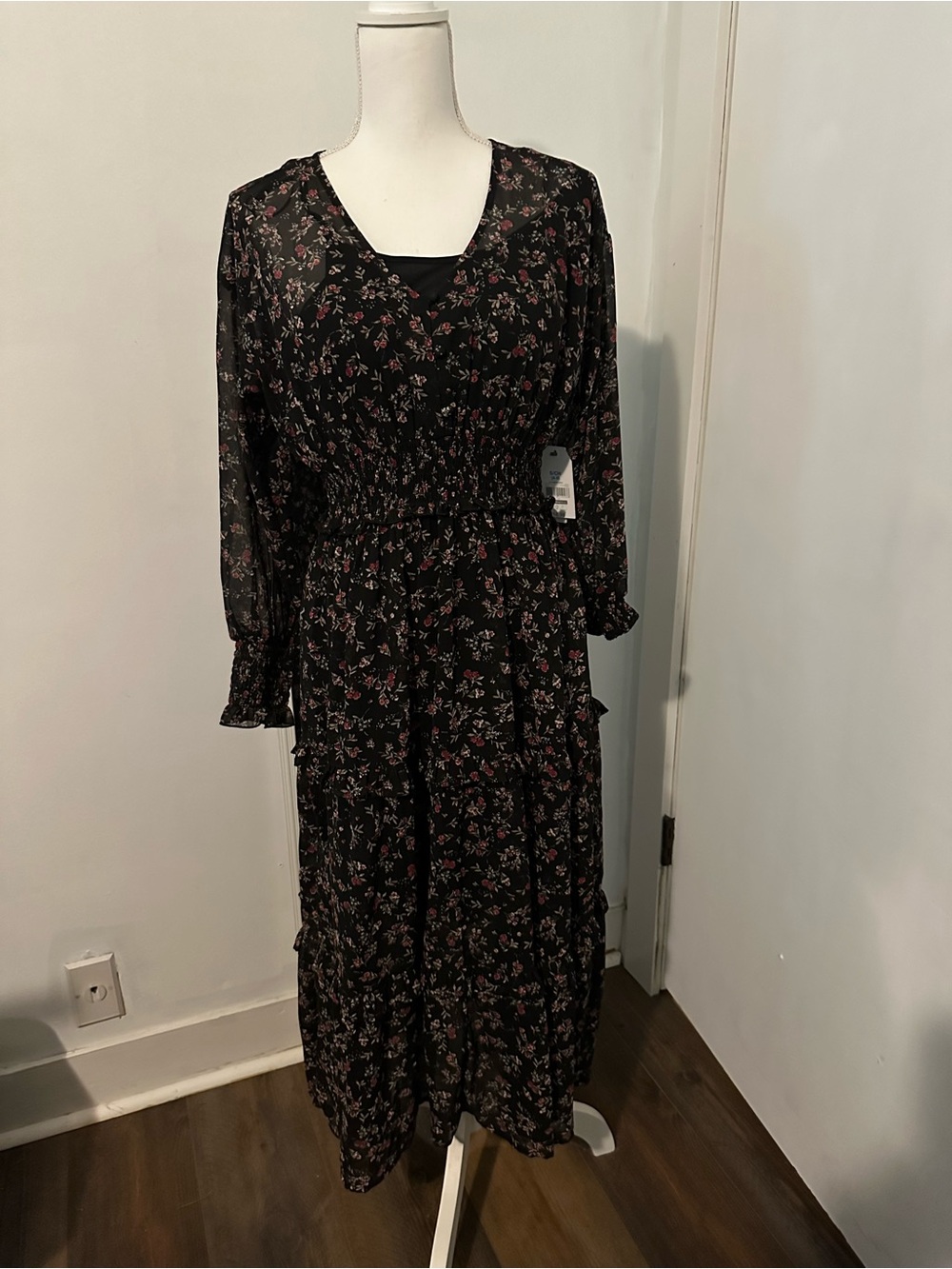 Women's Black Floral Long Sleeve Smocked Waist Maxi Dress